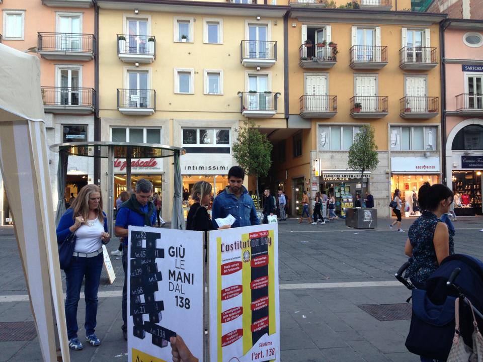 cartellone gente banchetto