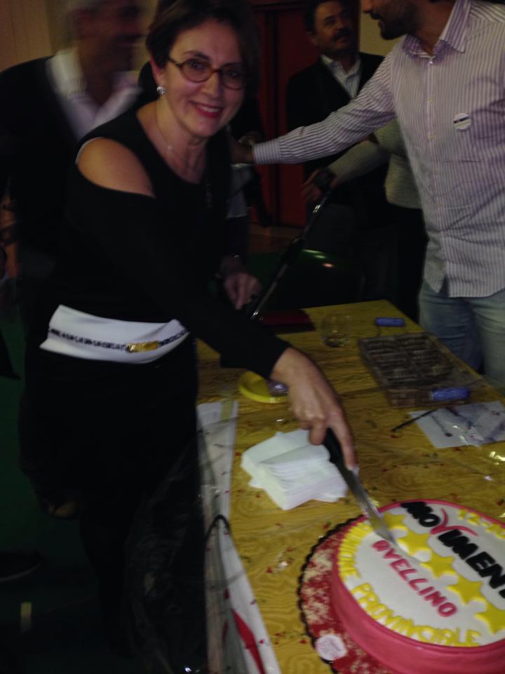 Tiziana taglia torta